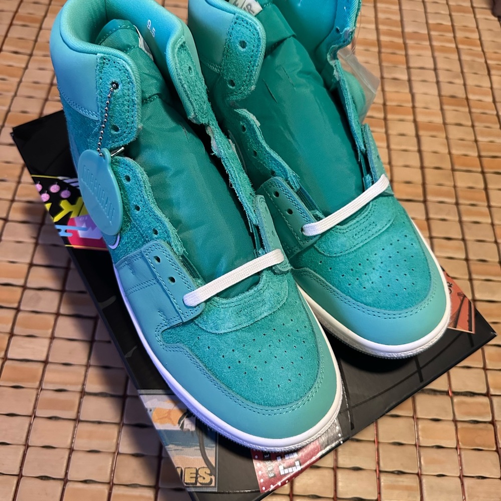 Corporate Air Ship PE Light Menta Got Em’ size 9.5